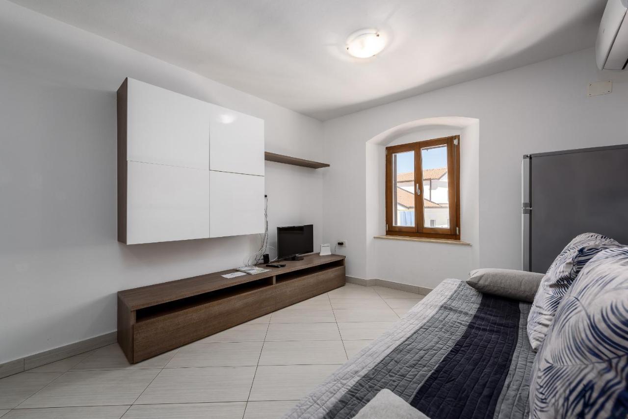 Apartments Dante 乌马格 外观 照片